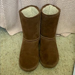 Bearpaw brown boots